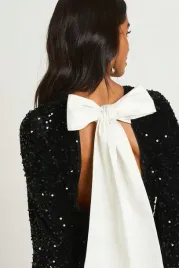 czrana-cekinowa-sukienka-mini-z-dlugim-rekawem-kokarda-na-plecach