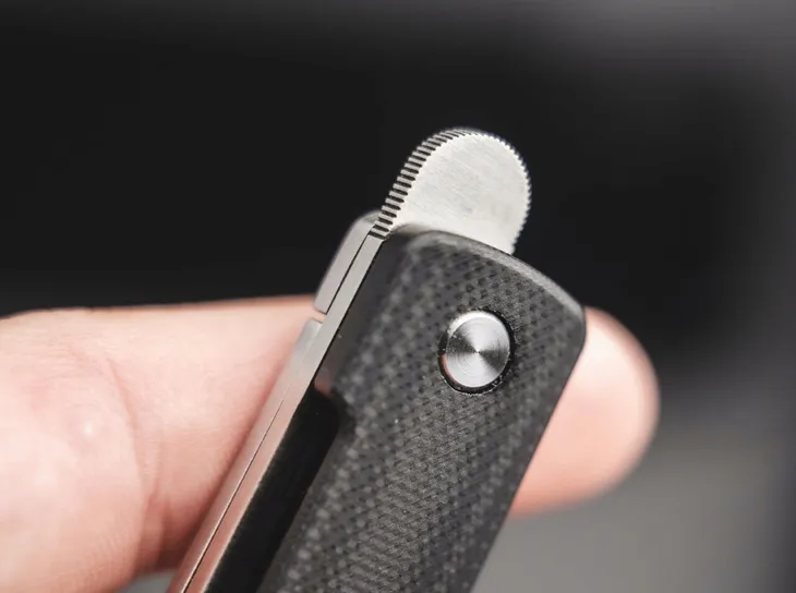 noz-boker-plus-friday-model-plus-friday