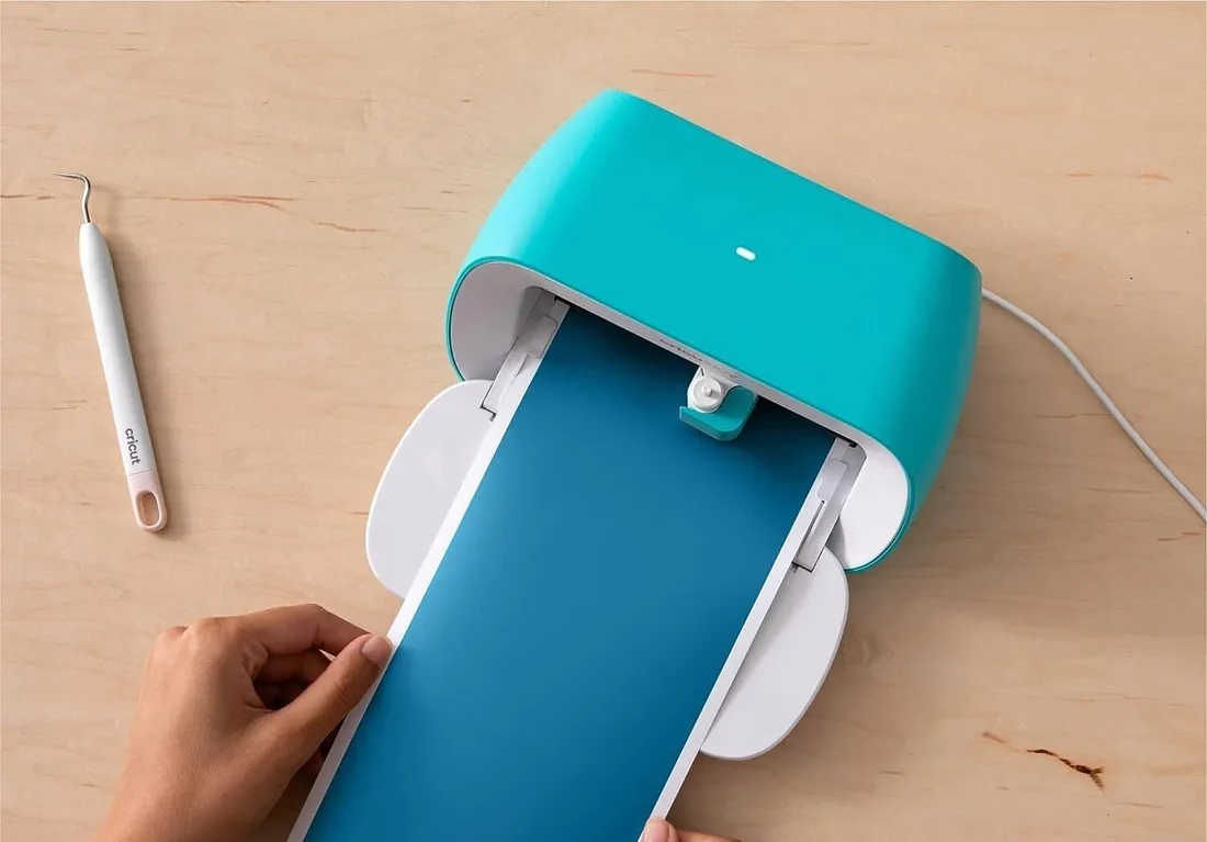 ploter-cricut-joy-tnacy-craftowy-maly-kompaktowy-model-8002300