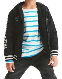 czarna-kurtka-bomberka-z-kapturem-dlugi-rekaw-nadruk-kieszenie