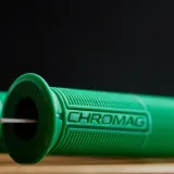 gripy-rowerowe-chromag-do-roweru-na-kierownice-lekkie-bezobejmowe-30mm-waga-130-g