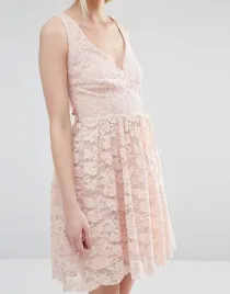 jasnorozowa-koronkowa-sukienka-mini-john-zack-l