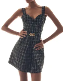 czarna-sukienka-tweedowa-klasyczna-na-ramiaczkach-dekolt-serce