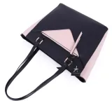 czarna-torebka-primark-kolor-okuc-zloty