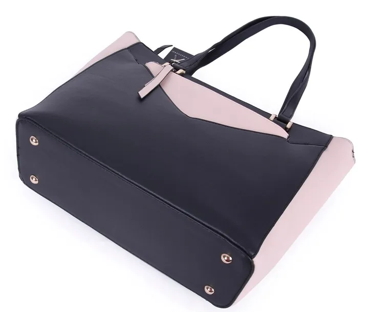 czarna-torebka-primark-cechy-dodatkowe-nozki-ochronne