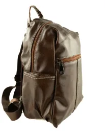 plecak-damski-brazowy-eko-skora-z-przywieszka