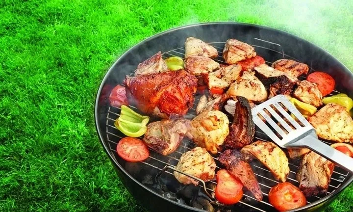 grill-weglowy-okragly-z-pokrywa-41cm-lund-99918-wykonanie-rusztu-stalowy