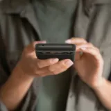 plecki-spigen-do-google-pixel-8-pro-czarny-przeznaczenie-google-funkcje-ladowanie-indukcyjne