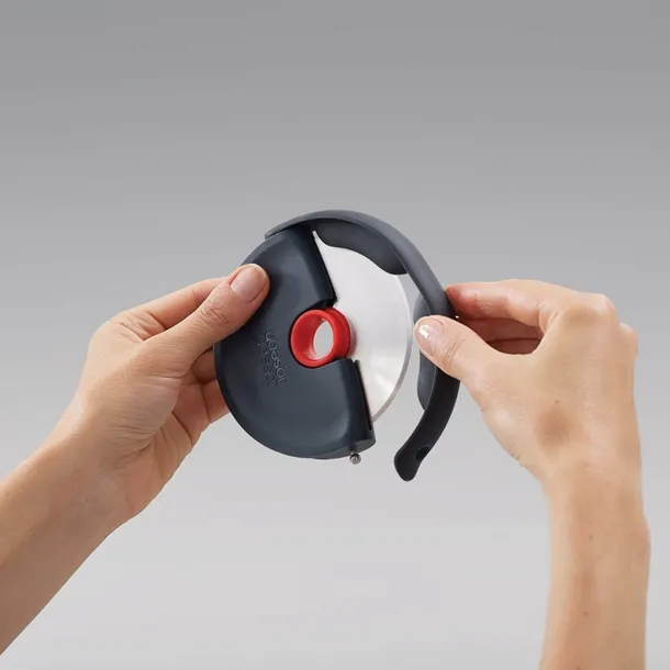 noz-do-pizzy-joseph-joseph-przeznaczenie-do-pizzy