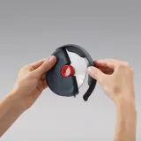 noz-do-pizzy-joseph-joseph-przeznaczenie-do-pizzy