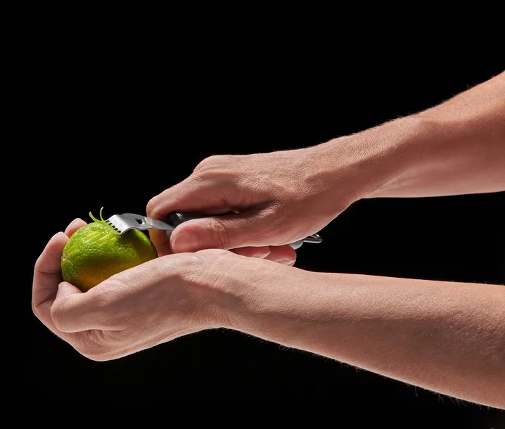 zester-tarka-obierak-do-cytrusow-marka-lurch