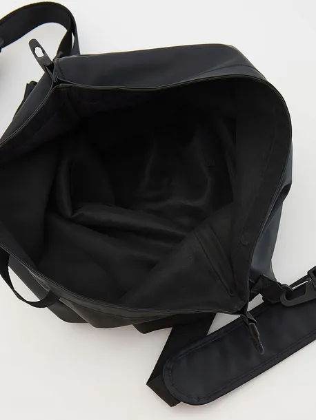 reserved-plecak-czarny-wzor-dominujacy-bez-wzoru