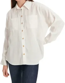biala-klasyczna-luzna-dlugi-rekaw-kieszenie-guziki-kolnierzyk