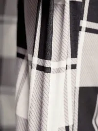 komplet-pizama-czarny-t-shirt-nadruk-dlugie-spodnie-wzor-w-kratke-shein-xl