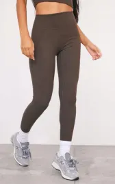 brazowe-legginsy-sportowe-dopasowane-wysoki-stan-prettylittlething-34