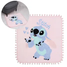 disney-stitch-kwadratowy-dywanik-rozowy-antyposlizgowy-dywan-60x60-cm