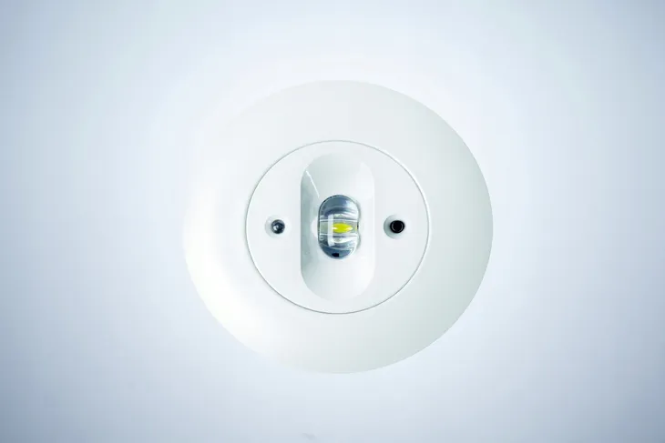 plafon-intelight-bialy-material-dominujacy-aluminium