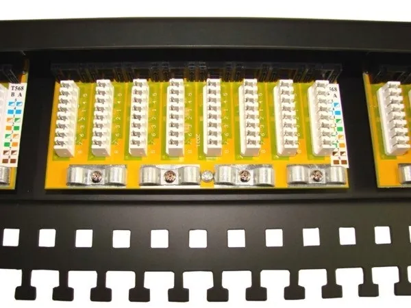 plafon-bowi-czarny-waga-z-opakowaniem-0-15-kg