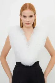 eleganckie-body-ecru-tiul-dekolt-v-poduszki-na-ramionach-karen-millen-s