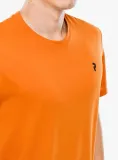 koszulka-szybkoschnaca-peak-performance-explore-graphic-tee-gold-flame-s-wlasciwosci-szybkoschnace