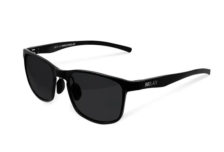 okulary-polaryzacyjne-delphin-sg-black-czarne-szkla-cechy-dodatkowe-etui-w-zestawie