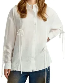 biala-luzna-koszula-z-dlugim-rekawem-kokardki-guziki-kolnierzyk