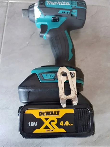 adapter-przejsciowka-bateria-milwaukee-makita-kod-producenta-dm18m