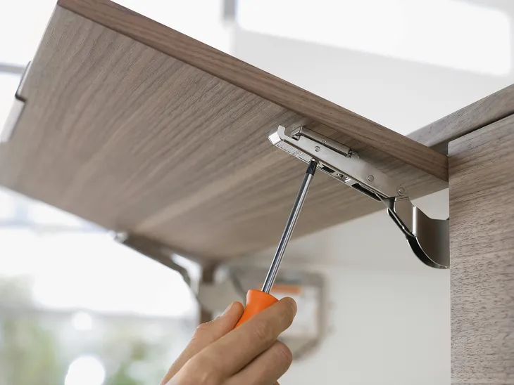 podnosnik-blum-20k2e01t-marka-blum