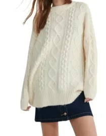 prosty-klasyczny-luzny-kremowy-sweter-dlugi-rekaw-splot