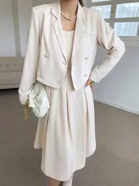 bezowy-komplet-rozkloszowana-sukienka-marynarka-guziki-kolnierzyk-dazy-xl