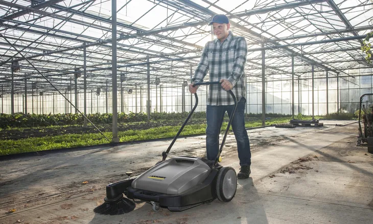 zamiatarka-reczne-karcher-km-marka-karcher-waga-z-opakowaniem-25-6-kg