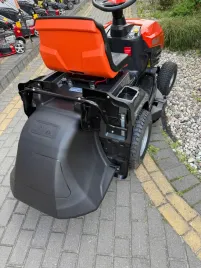 deflektor-wyrzutu-trawy-do-traktorka-oleo-mac-om-86r-92r-102r-99l-109l