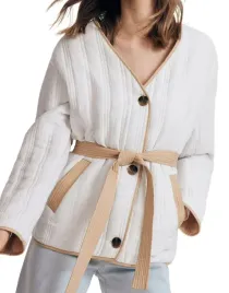 biala-kurtka-z-wiazaniem-przejsciowa-klasyczna-kieszenie