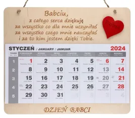 drewniany-kalendarz-dzien-babci-dla-babci-serduszko-czerwone-grawerowane