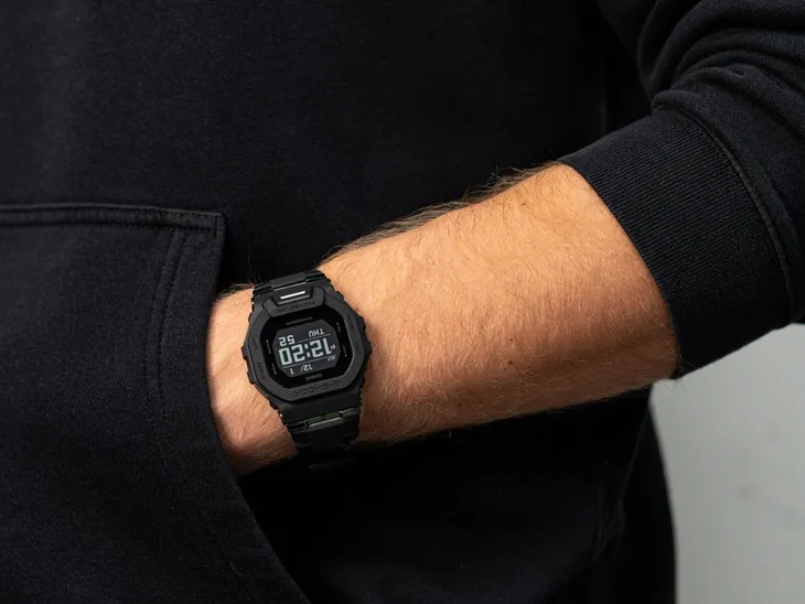 casio-g-shock-gbd-200uu-1-ksztalt-koperty-kwadratowa