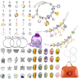 zestaw-do-zrobienia-bizuterii-bransoletki-diy-charmsy-koraliki-kosmetyczka