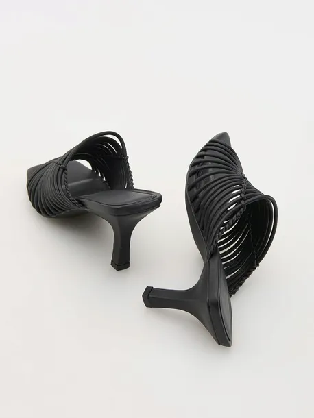 reserved-klapki-rozmiar-36-kolor-czarny