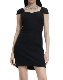 czarna-sukienka-mini-dekolt-serce-odkryte-plecy-gladka-zamek-klasyczna