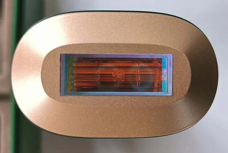 depilator-laserowy-ulike-a2-ipl-kolor-dominujacy-zielony