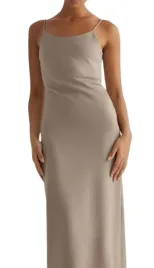 bezowa-dzianinowa-sukienka-midaxi-dopasowana-gladka-ramiaczka-l