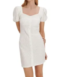 biala-sukienka-azurowa-mini-z-krotkim-rekawem-dekolt-serce-reserved-l