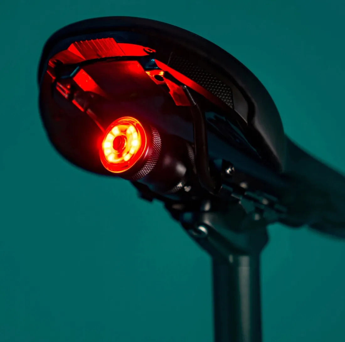 lezyne-lampka-drive-250-tyl