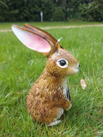 ozdobna-figura-ogrodowa-metalowa-zajac