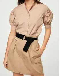 bezowa-spodnica-mini-z-paskiem-wysoki-stan-mango-xs