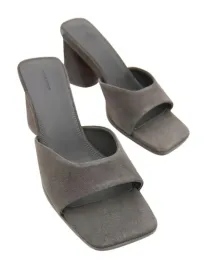 szare-skorzane-zamszowe-klapki-na-obcasie-klocek-klasyczne-wsuwane-38