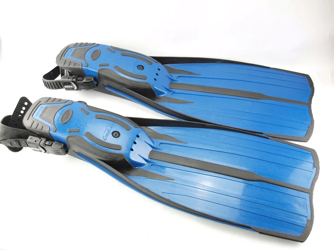 pletwy-cressi-pro-light-s-m-czarno-niebieskie-marka-cressi