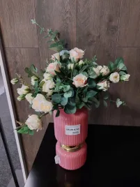 idealna-kompozycja-kompletna-kwiaty-wazon-szklany-26cm-rozowo-zloty