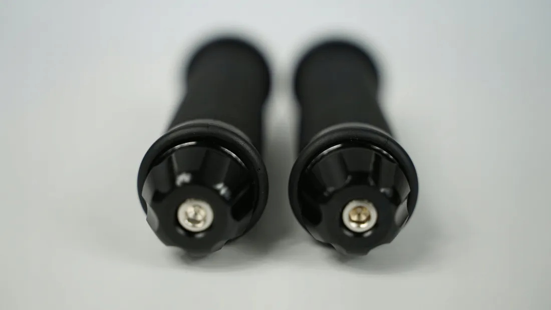 solidne-chwyty-rowerowe-simda-marka-bez-marki