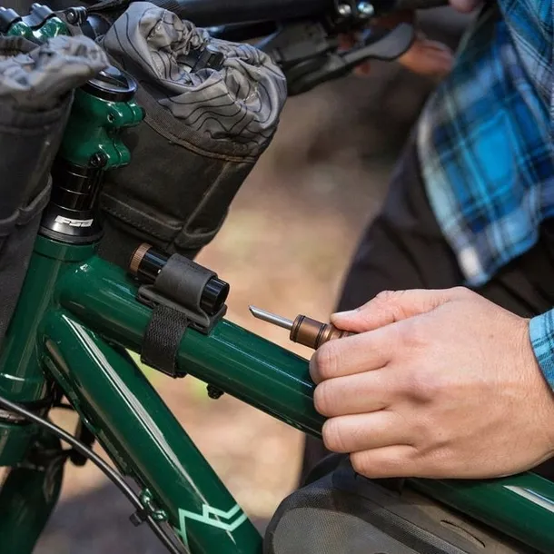 zestaw-naprawczy-blackburn-plugger-waga-z-opakowaniem-1-kg-kod-producenta-7109347