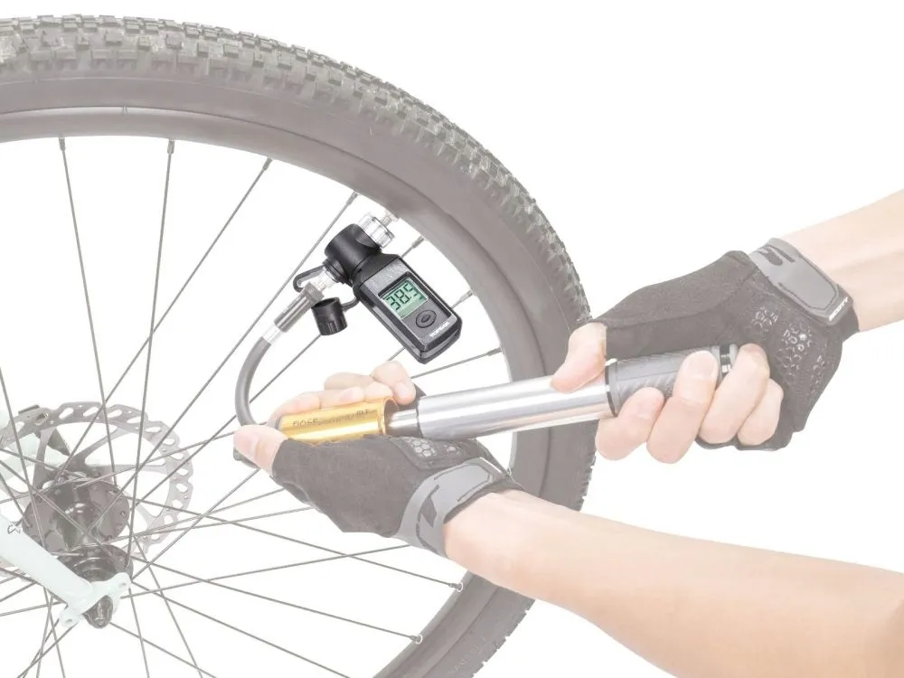 pompka-topeak-shuttle-gauge-digital-czarny